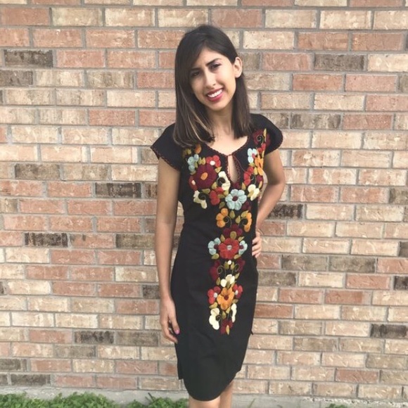 Mexican Dress - Picture 1 of 4